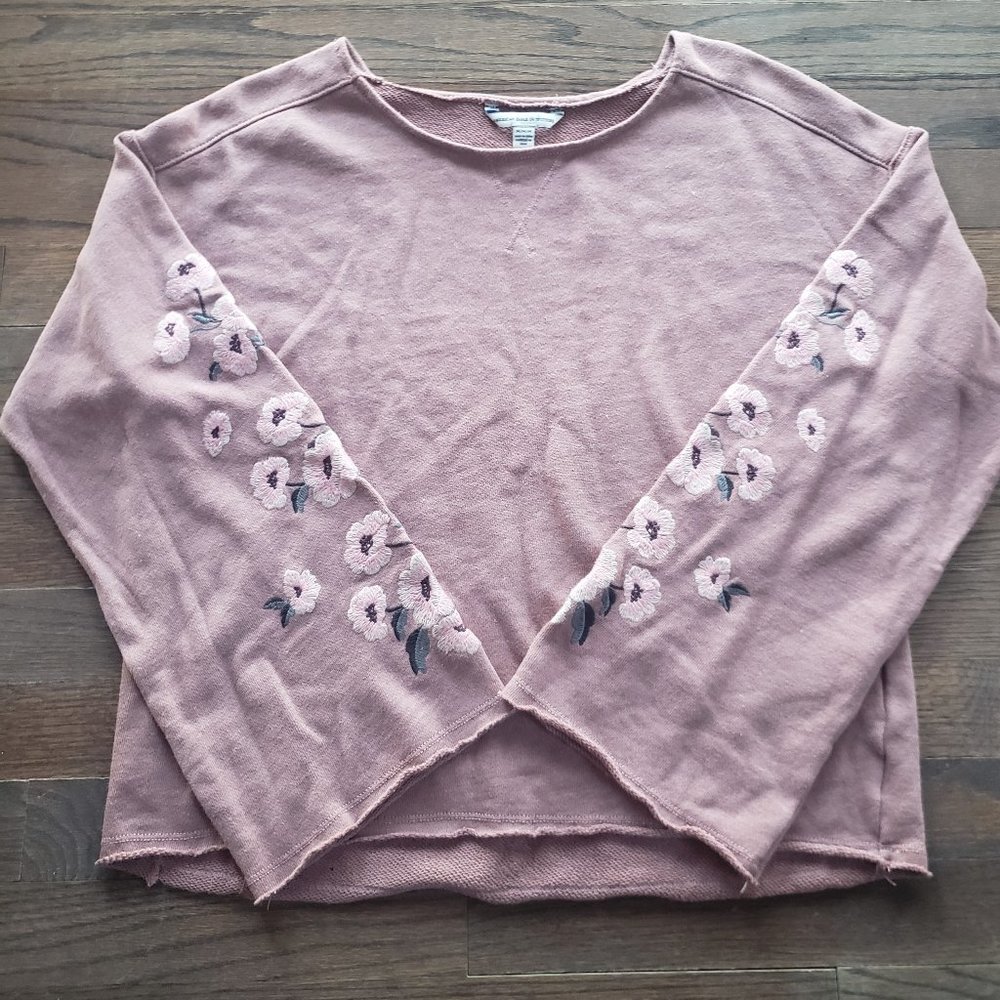 American Eagle Embroidered Pullover Sweater